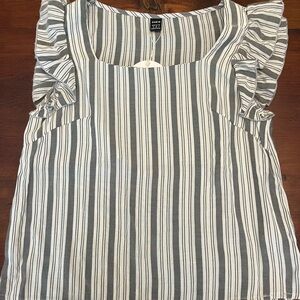 Women’s M Striped Gray Sleeveless Top